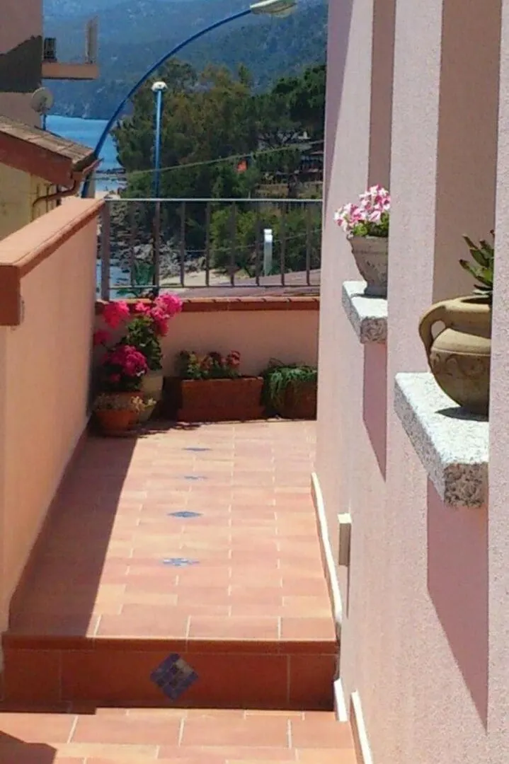 Casa Vacanze A 50 M Dal Mare Cala Gonone Italien