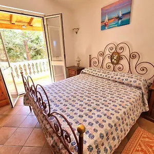 Vista Mare E Montagna Apartment